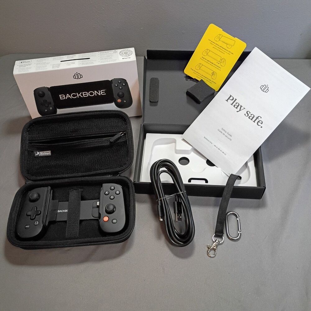Backbone One Controller for iPhone Lightning Compatible BB-02-B-R with hard case